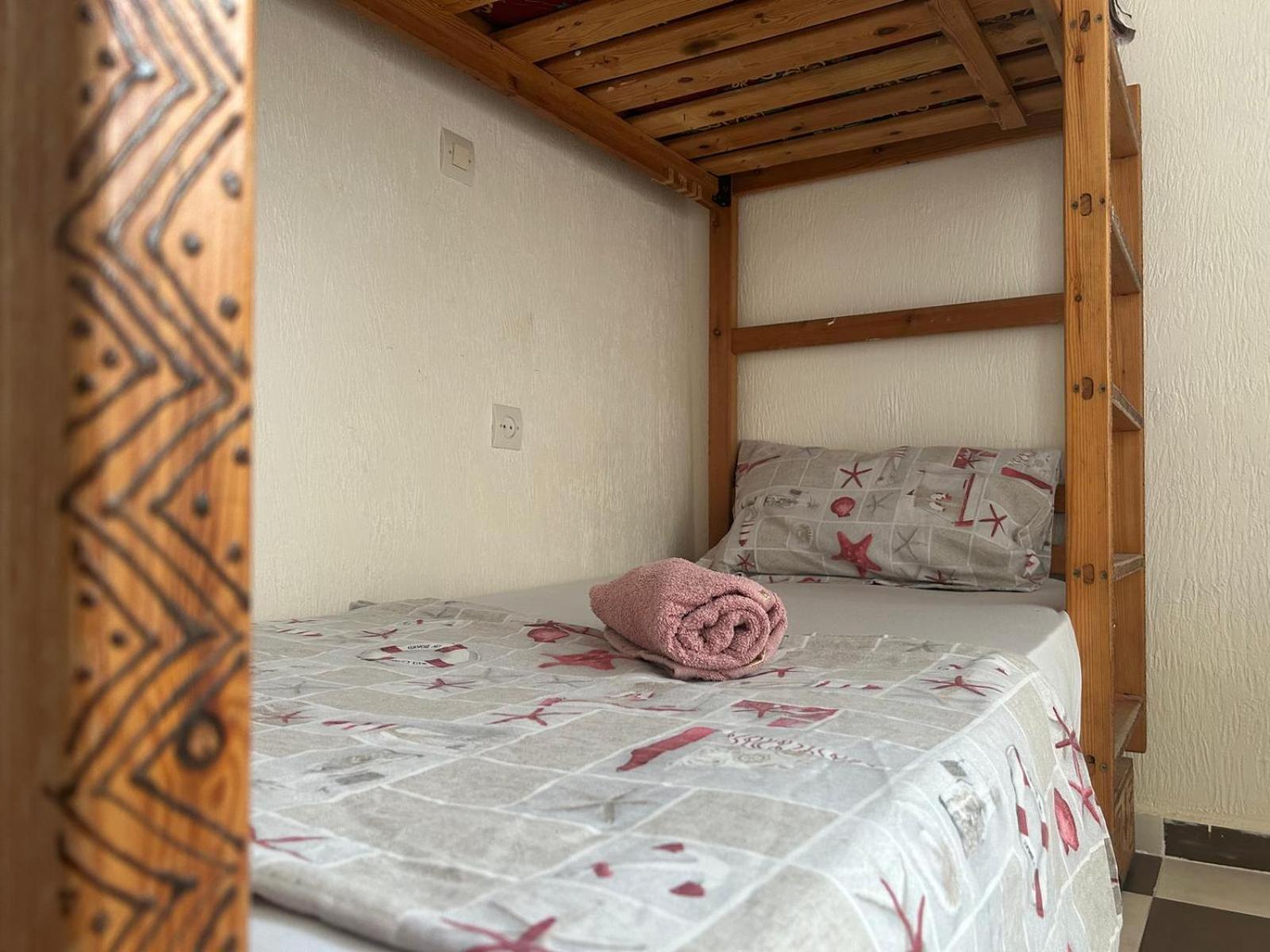 Idriss Tamraght Surfhostel Taghazout Rom bilde